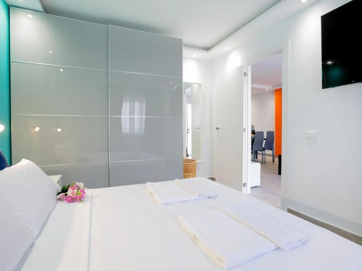 洛斯克里斯蒂亚诺斯Conypra Modern And Renovated With Terrace Wifi公寓 洛斯克里斯蒂亚诺斯